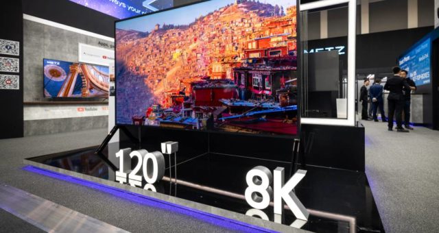 Metz 88 Zoll 8K OLED Große Visionen - 120 Zoll Bildschirm