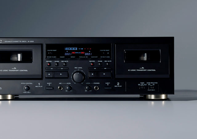 Musikkassetten - Teac W-1200-B